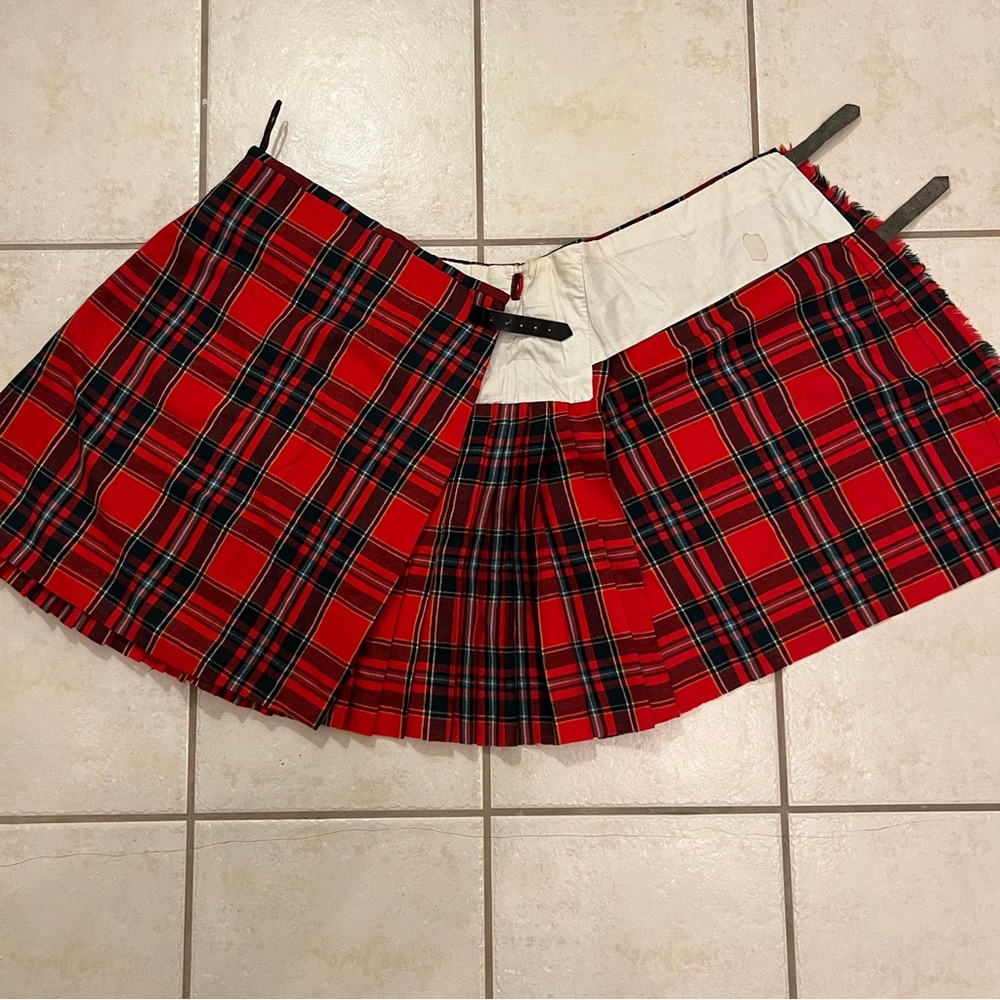 Lawrie’s of Glasgow Vintage Red and Black Wool Kilt Skirt Made In Scotland - Picture 8 of 12